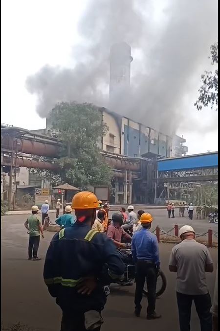 भिलाई स्टील प्लांट में भीषण आग: टर्बाइन सेक्शन में ब्लास्ट के बाद मचा हड़कंप, कर्मचारी भागकर बचाए जान..