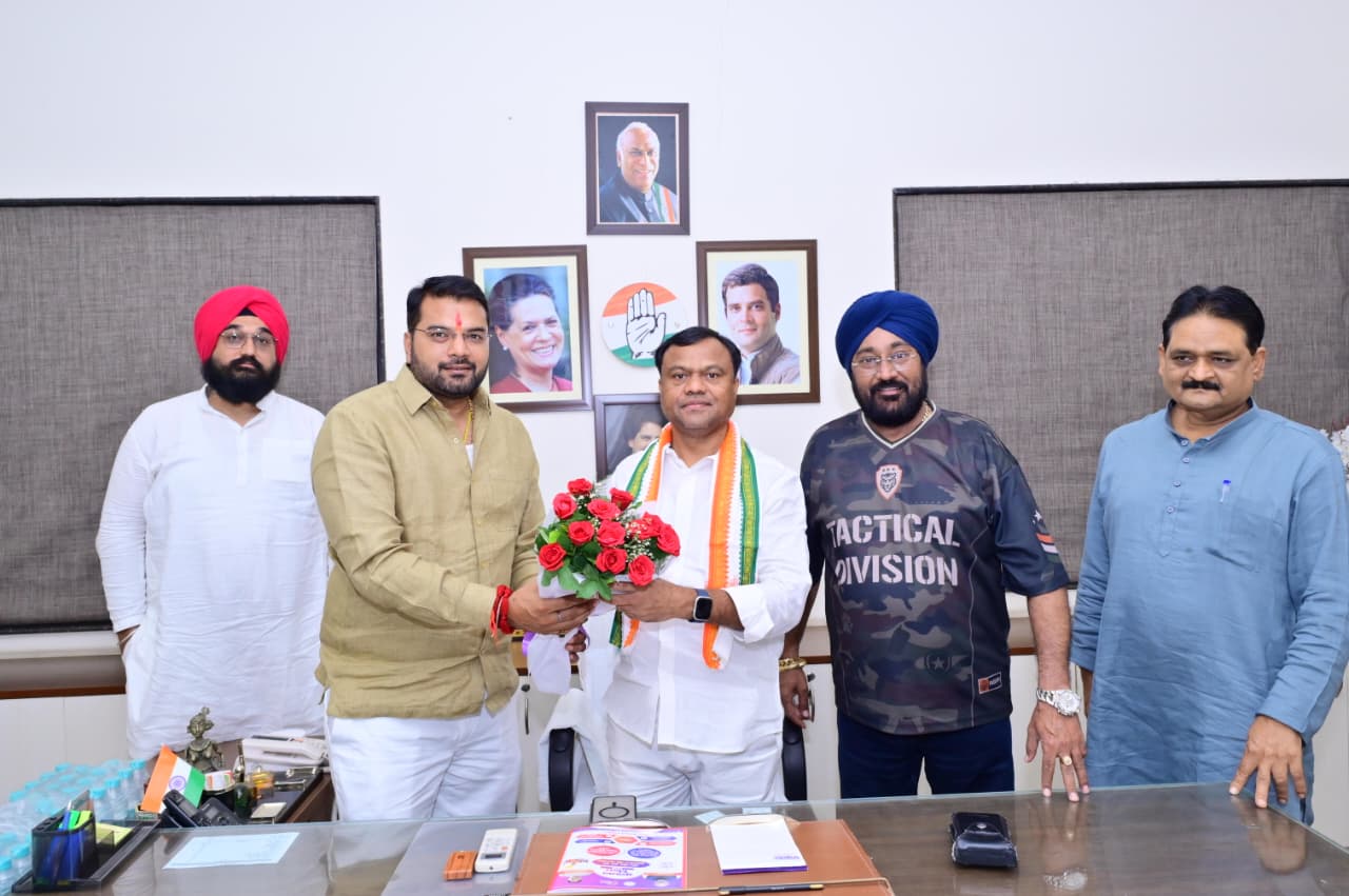 नगरीय निकाय उपचुनाव में कांग्रेस की शानदार जीत, नेता प्रतिपक्ष आकाश तिवारी ने दी बधाई
