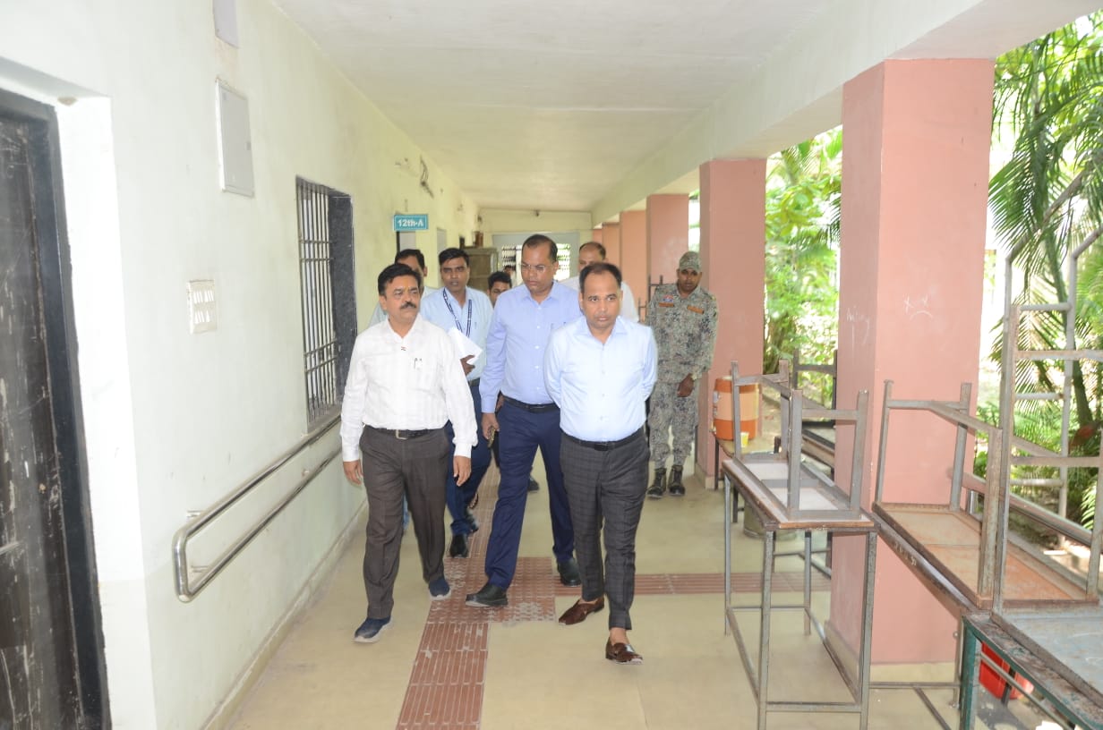 सीजीपीएससी मुख्य परीक्षा केंद्र का निरीक्षण, अभ्यर्थियों की सुविधाओं पर विशेष जोर..